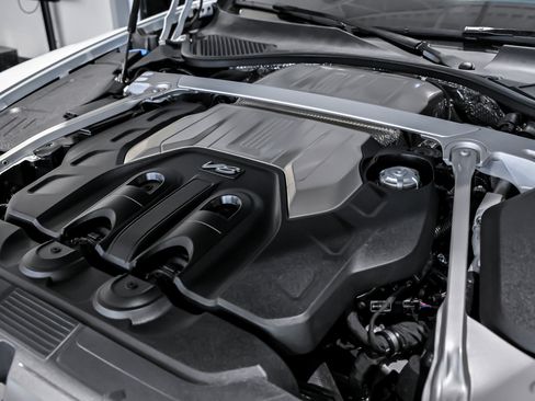 Used 2024 Bentley Continental GT image 18