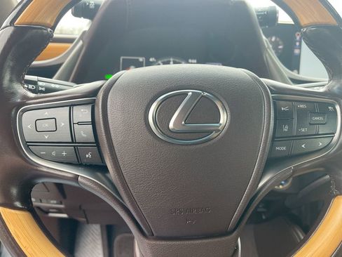 Used 2019 Lexus ES 300h w/ Accessory Package FWD image 7
