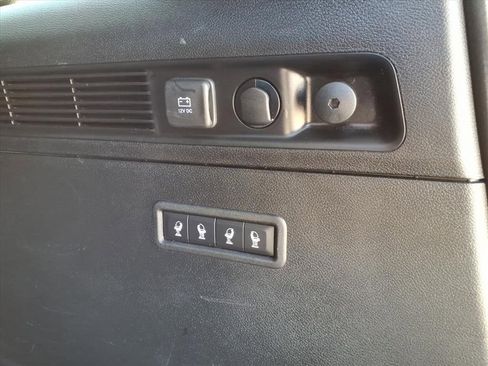 Used 2022 Jeep Wagoneer Series III w/ Premium Group I image 16