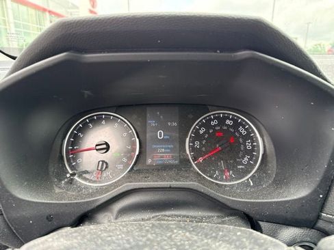 Used 2021 Toyota RAV4 XLE AWD/4WD image 6