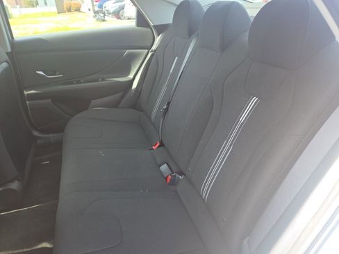 Used 2023 Hyundai Elantra SEL image 8