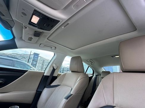 Used 2020 Lexus ES 350 w/ Accessory Package 2 FWD image 9