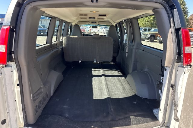 Used 2019 Chevrolet Express 2500 RWD image 12