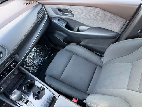 Used 2023 Nissan Rogue S FWD image 17