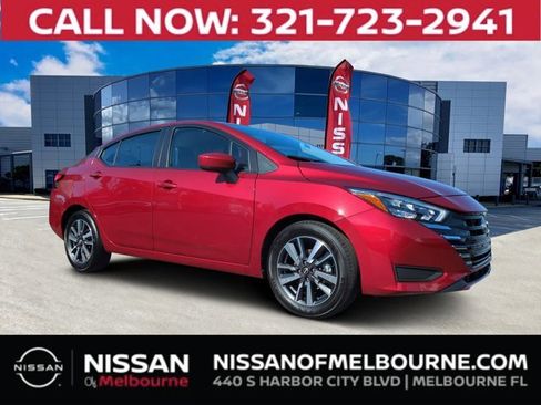 Used 2025 Nissan Versa SV image 1
