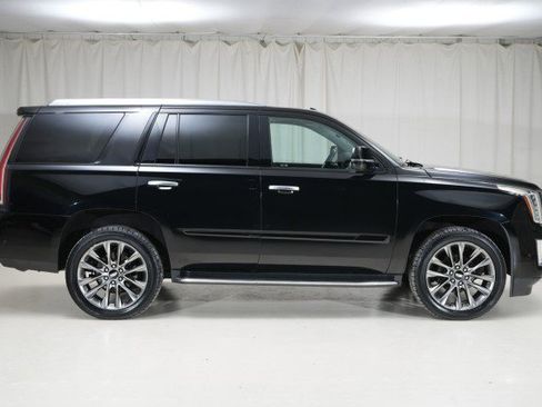Used 2019 Cadillac Escalade Luxury w/ Escalade Sport Edition image 13