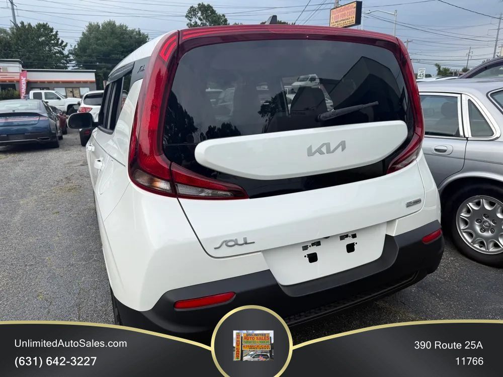 Used 2022 Kia Soul EX FWD image 3