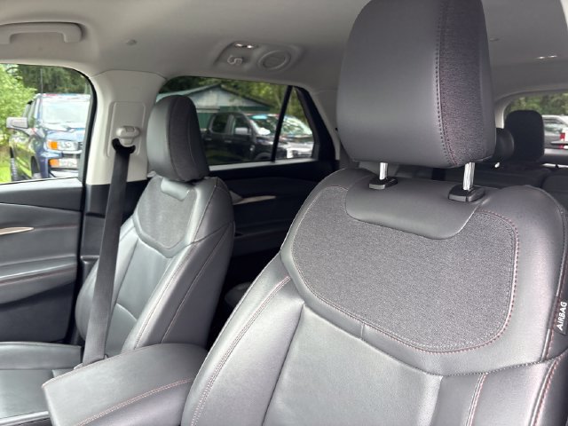 Used 2025 Ford Explorer Active w/ Active Comfort Package AWD/4WD image 9