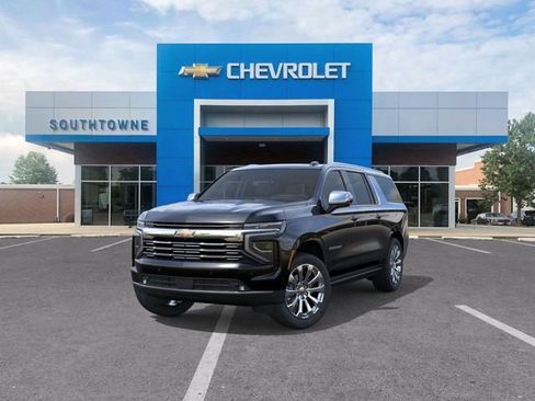 New 2026 Chevrolet Suburban Premier image 8
