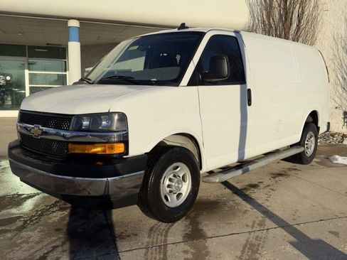 Used 2023 Chevrolet Express 2500 w/ Driver Convenience Package image 7