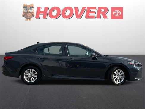Used 2025 Toyota Camry LE image 2