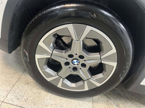Used 2023 BMW X1 xDrive28i image 9