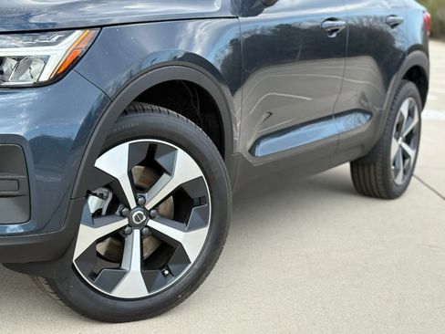 New 2026 Volvo XC40 B5 Core w/ Climate Package AWD/4WD image 9