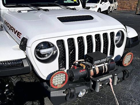 Used 2022 Jeep Gladiator Mojave w/ Cold Weather Group image 28