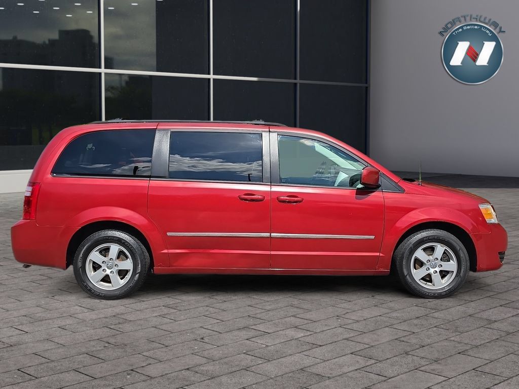 Used 2010 Dodge Grand Caravan SXT FWD image 6