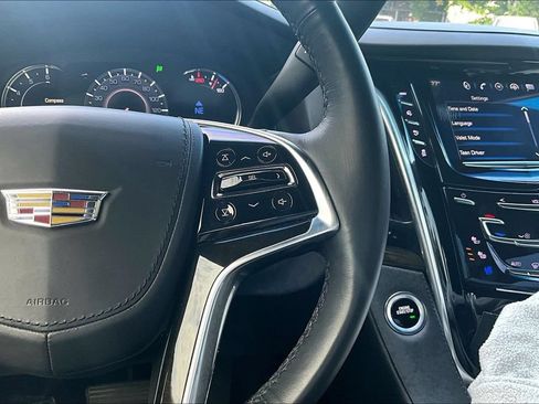Used 2019 Cadillac Escalade Platinum AWD/4WD image 25