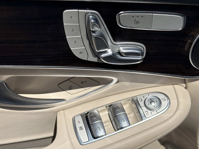 Used 2022 Mercedes-Benz GLC 300 image 19