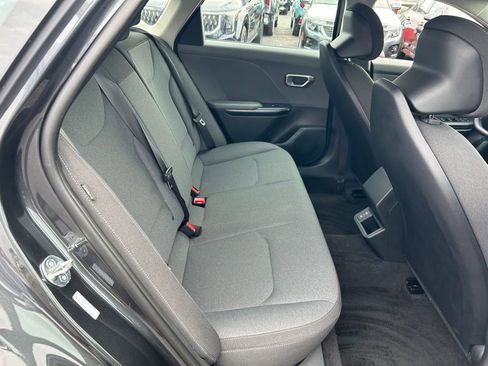 Used 2025 Kia K4 LXS image 22