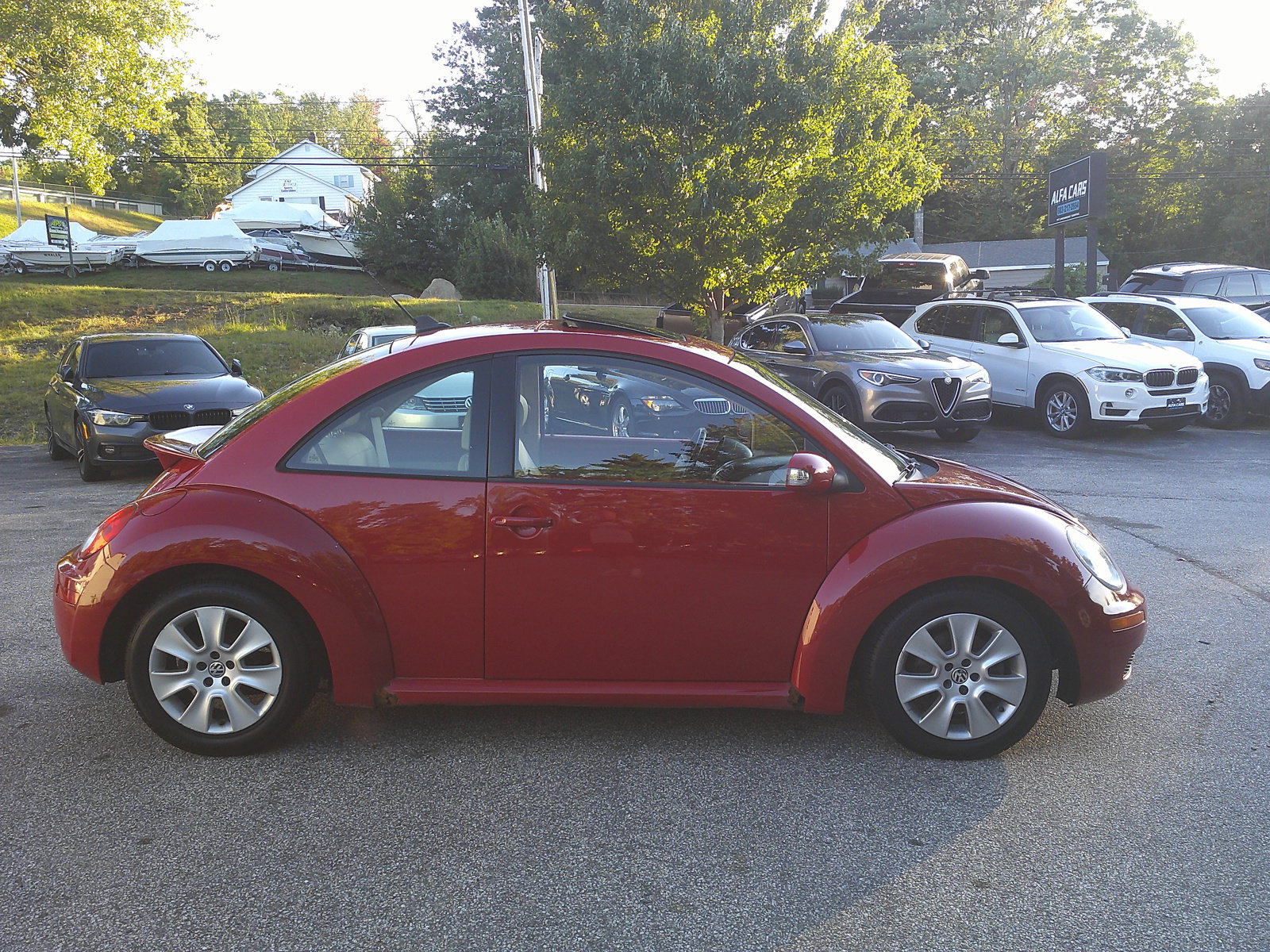 Used 2009 Volkswagen Beetle S FWD image 4