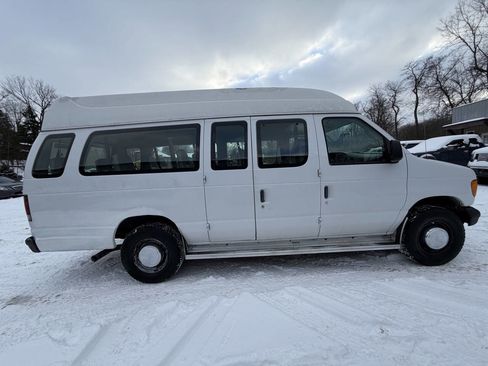 Used 2004 Ford E-350 and Econoline 350 Extended Super Duty image 7