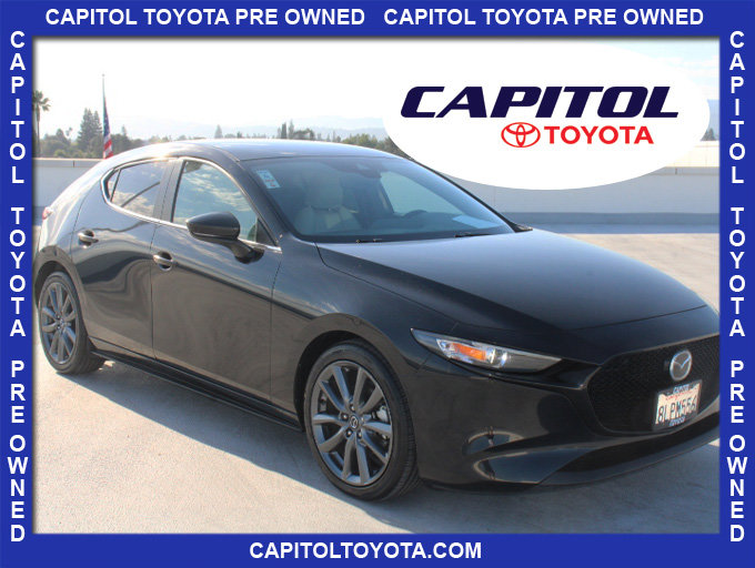 Used 2019 MAZDA MAZDA3 Hatchback w/ Preferred Package FWD image 1
