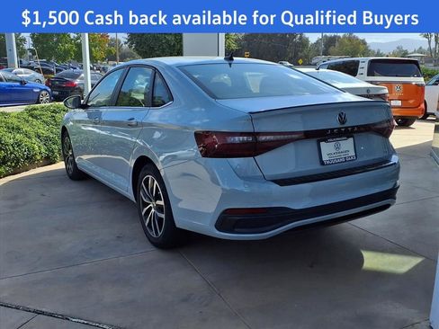 New 2025 Volkswagen Jetta SE image 3