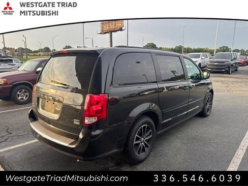 Used 2017 Dodge Grand Caravan GT FWD image 4