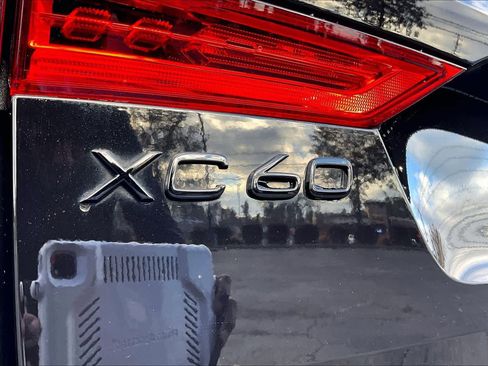 Used 2024 Volvo XC60 T8 Ultimate image 60