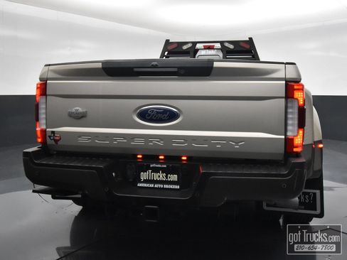 Used 2017 Ford F350 King Ranch w/ King Ranch Ultimate Package AWD/4WD image 6