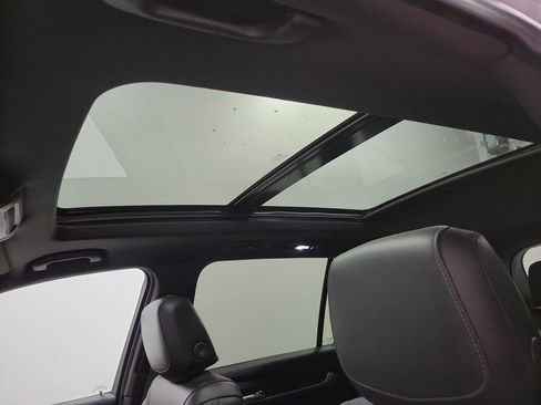 Used 2025 Cadillac XT6 Premium Luxury image 51