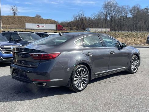 Used 2018 Kia Cadenza Premium image 28