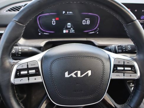Used 2025 Kia Telluride AWD image 18