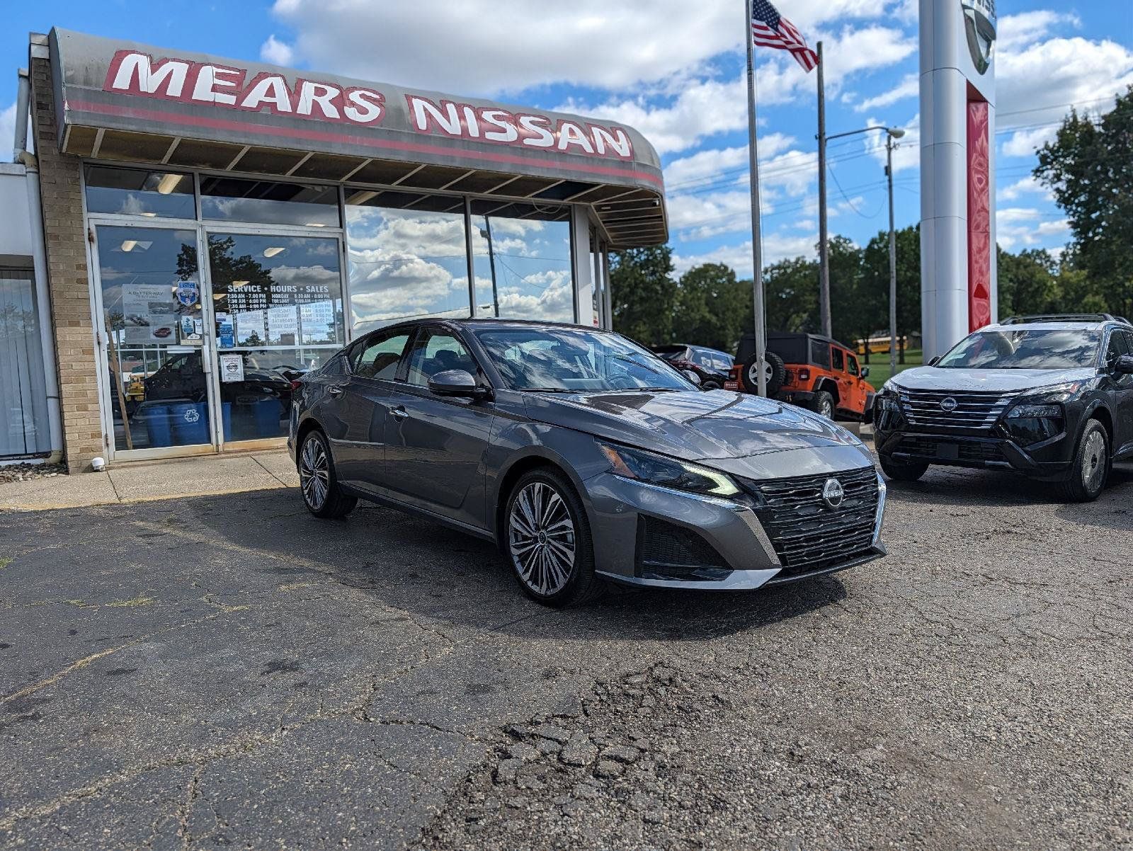 Used 2024 Nissan Altima 2.5 SL AWD/4WD image 16