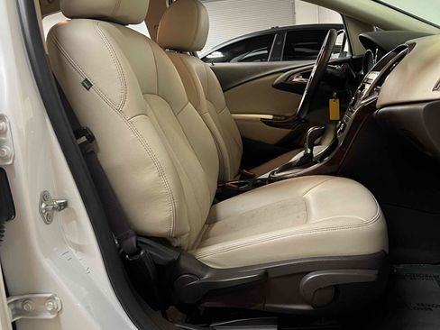 Used 2015 Buick Verano FWD image 29