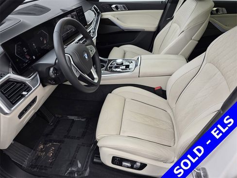 Used 2024 BMW X7 xDrive40i w/ Executive Package image 9