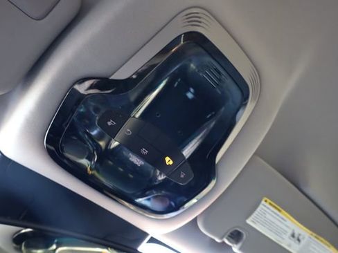 Used 2018 Alfa Romeo Giulia AWD image 21