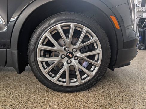 Used 2019 Cadillac XT4 Sport w/ LPO, Midnight Sport Package AWD/4WD image 19
