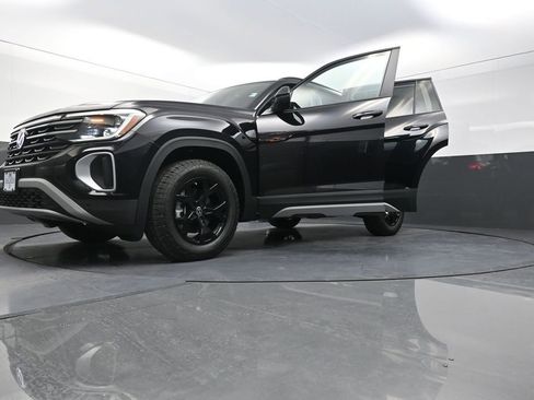 New 2026 Volkswagen Atlas Peak Edition AWD/4WD image 31