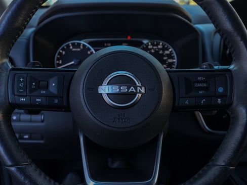 Used 2023 Nissan Rogue SL w/ SL Premium Package image 25