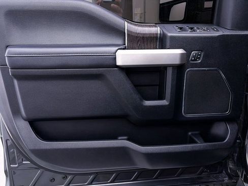 Used 2020 Ford F250 Lariat image 11