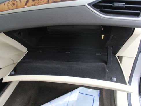 Used 2013 Lincoln MKZ Base image 49