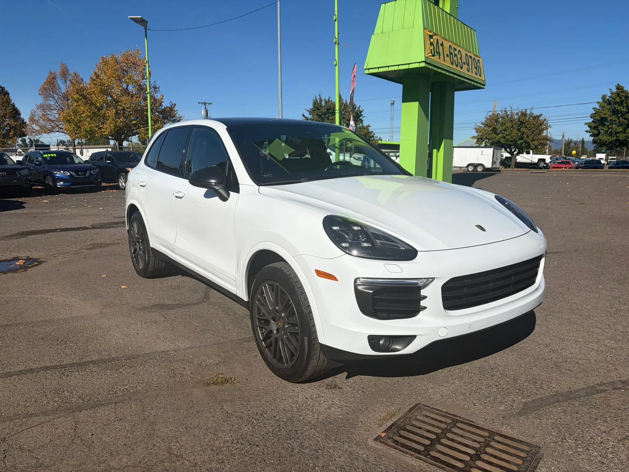 Used 2017 Porsche Cayenne AWD/4WD image 1