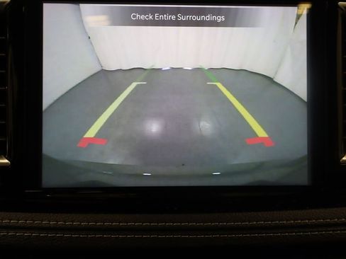 Used 2025 Chrysler Pacifica Limited image 22