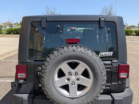 Used 2012 Jeep Wrangler Rubicon w/ PWR Convenience Group AWD/4WD image 6