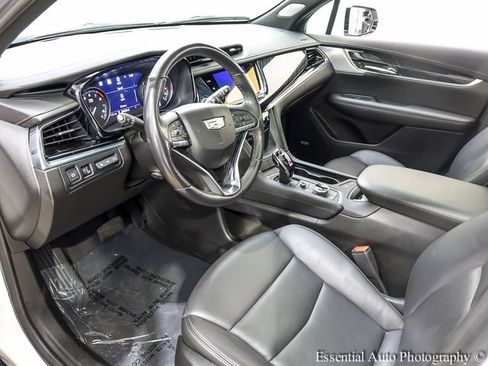 Certified 2023 Cadillac XT6 Premium Luxury w/ Technology Package AWD/4WD image 11