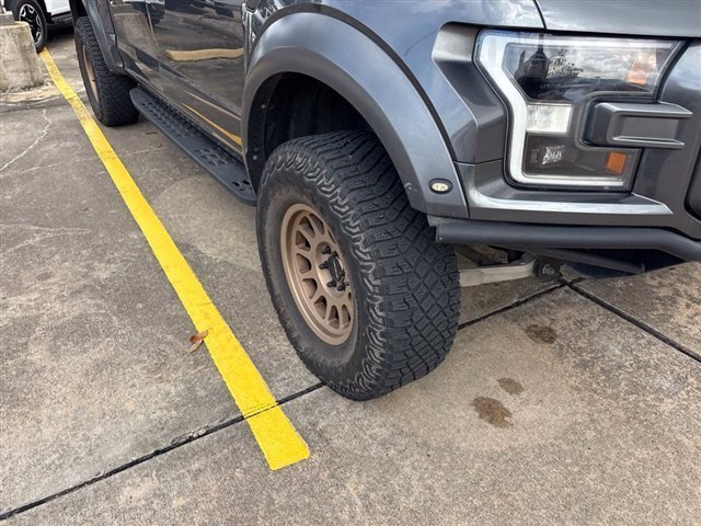 Used 2019 Ford F150 Raptor w/ Equipment Group 802A Luxury AWD/4WD image 9