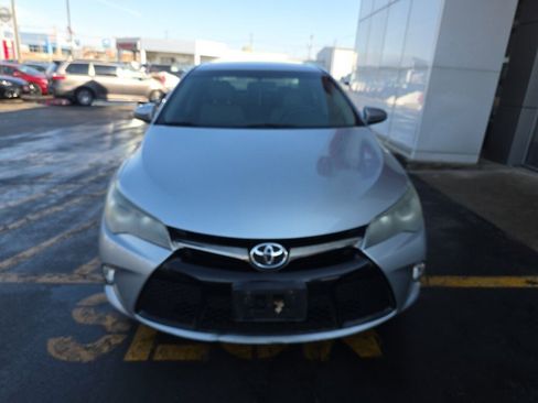 Used 2015 Toyota Camry SE image 10