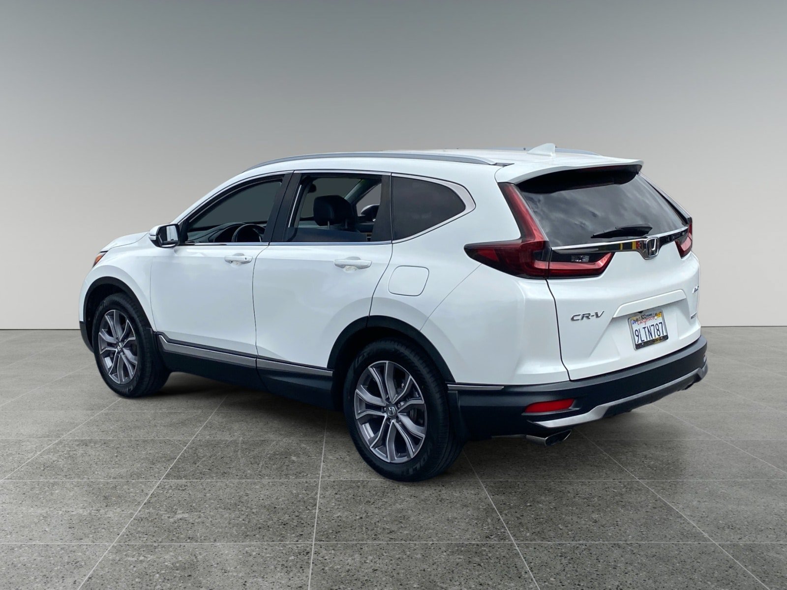 Used 2021 Honda CR-V Touring image 3