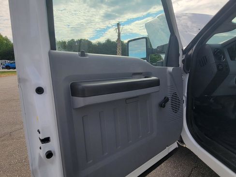 Used 2014 Ford F250 XL image 19