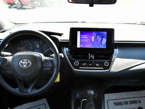 Used 2024 Toyota Corolla LE FWD image 34